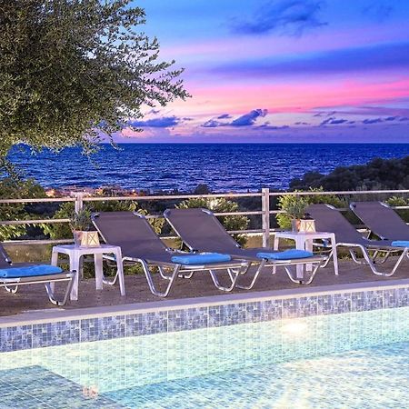 Aqua Blue Villas With Heated Pool Mathés Exteriér fotografie